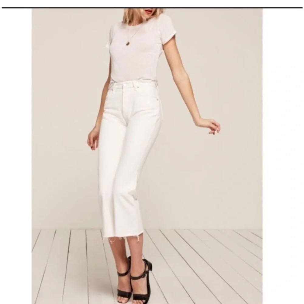 ✅ Reformation Jeans Mid-Rise Crop Flare Raw Hem in White